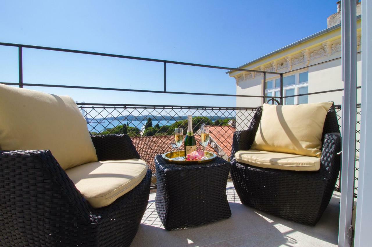 Arena & Seaview Luxurious Apartma