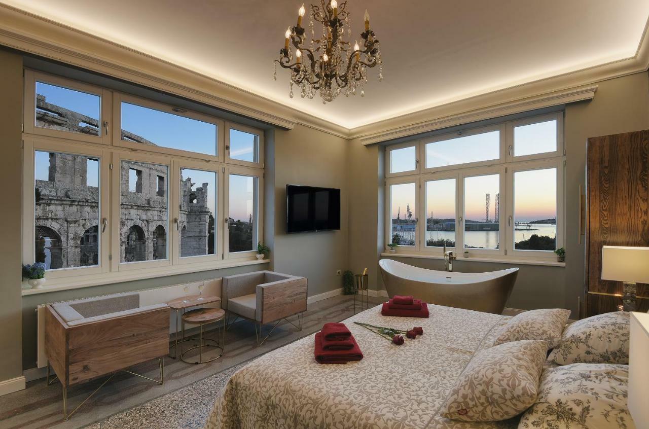 Arena & Seaview Luxurious *