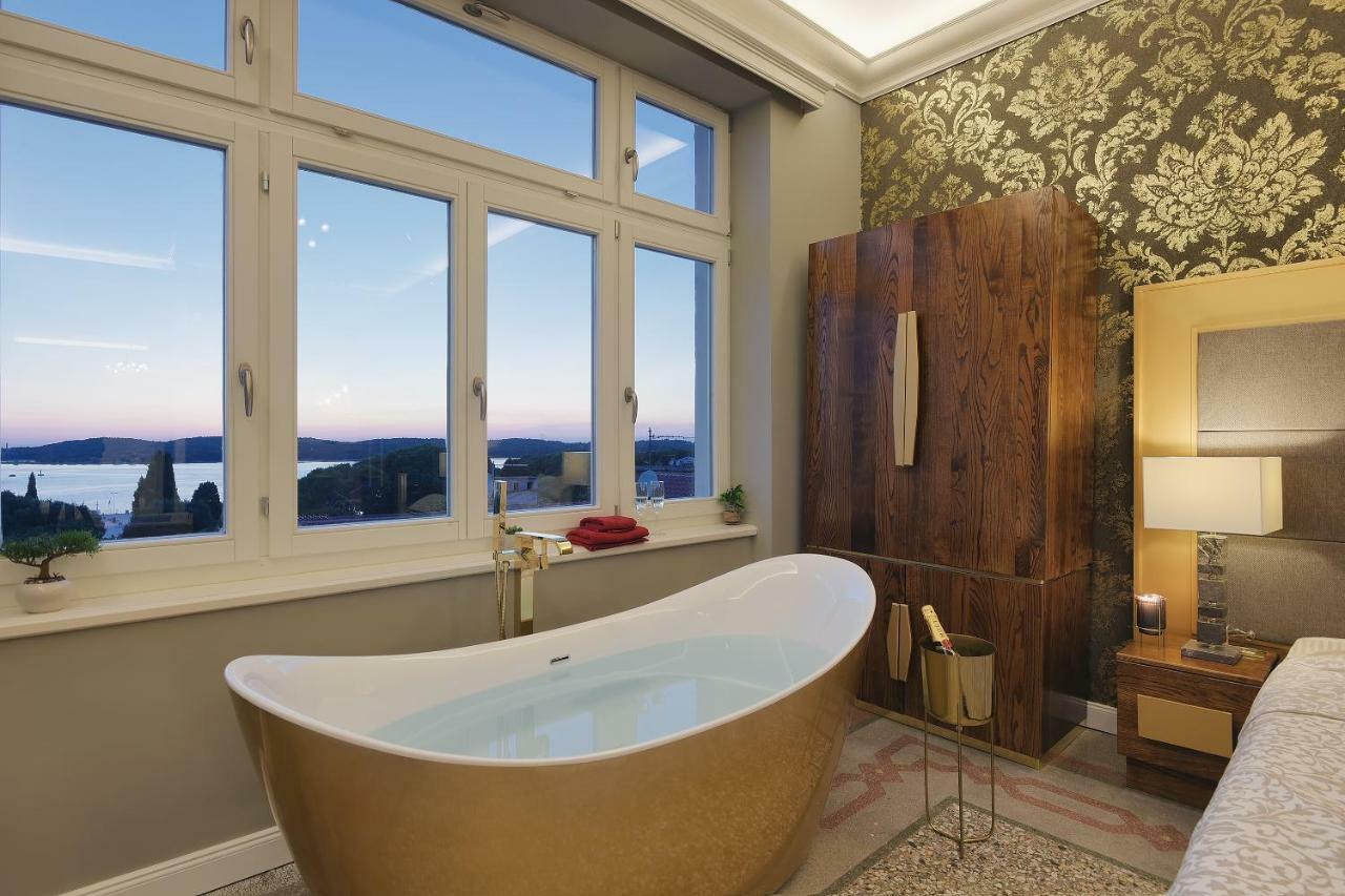 Arena & Seaview Luxurious