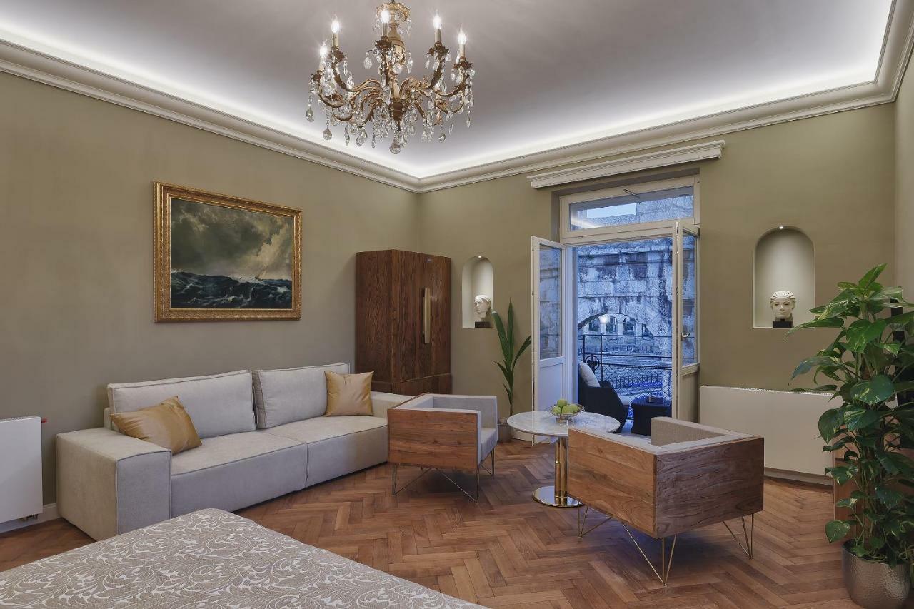 Arena & Seaview Luxurious * Pula