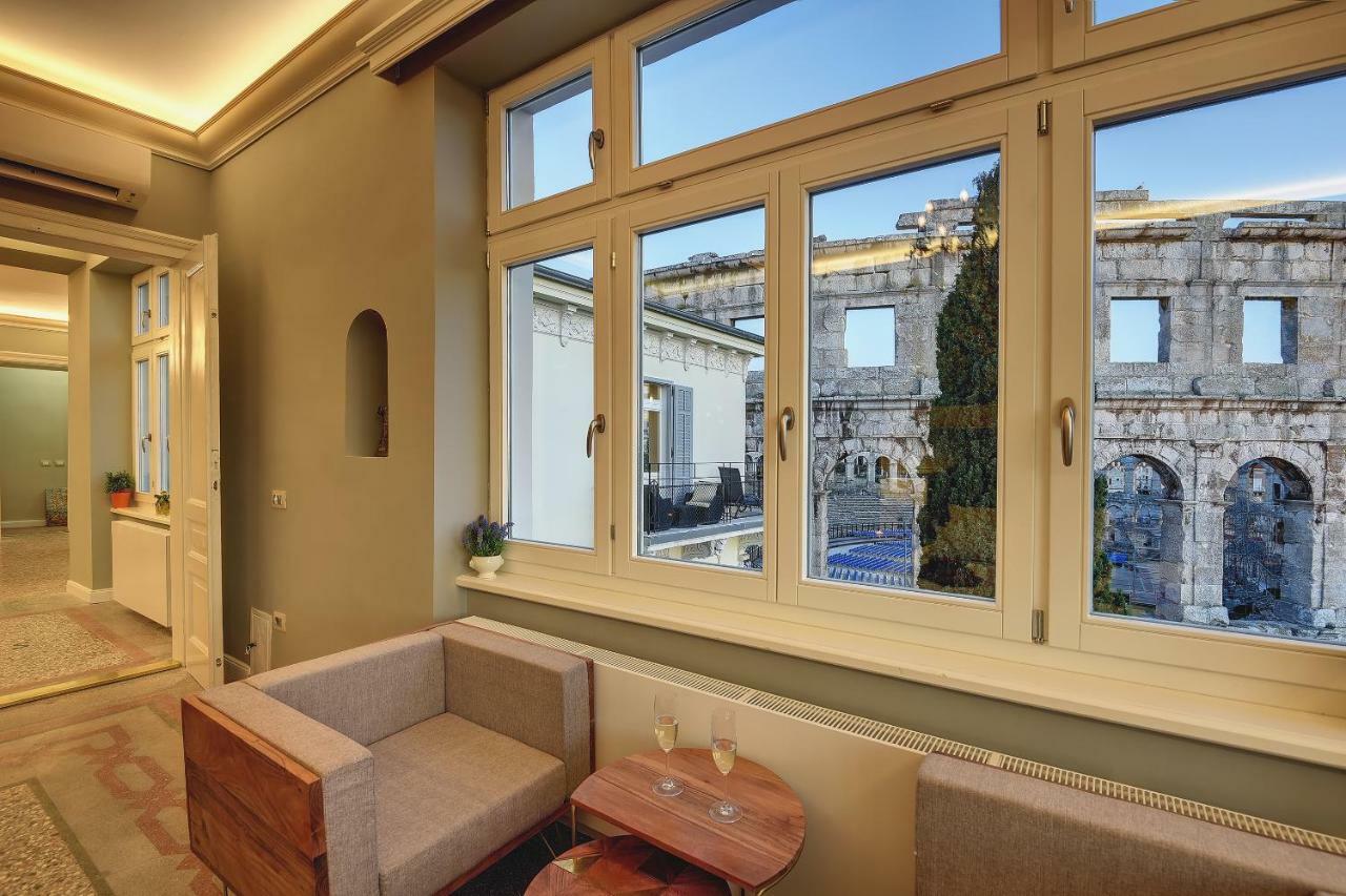 Arena & Seaview Luxurious Apartma