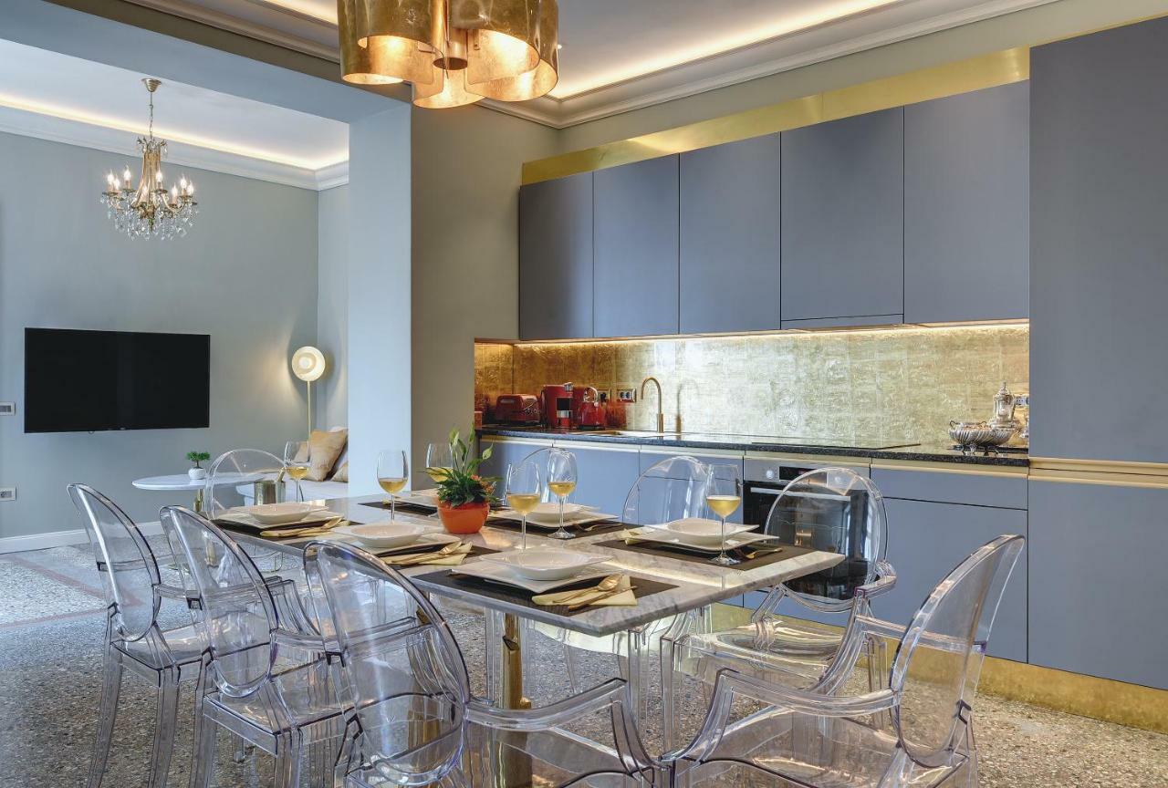 Arena & Seaview Luxurious Apartma