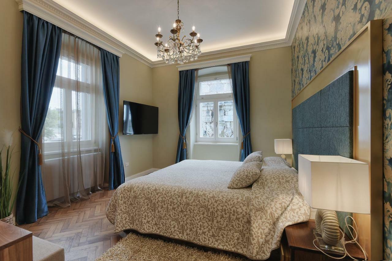 Arena & Seaview Luxurious Apartma